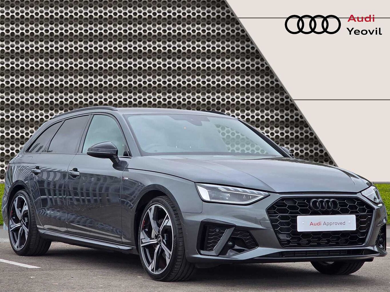 Main listing image - Audi A4