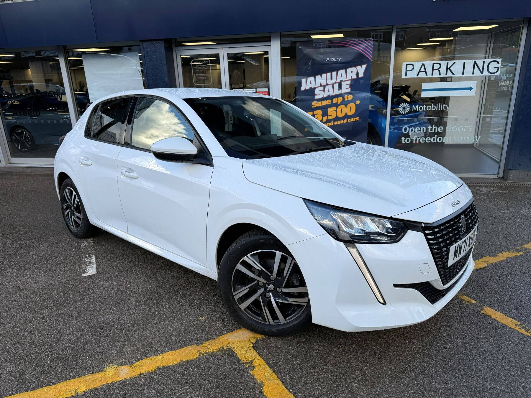 Main listing image - Peugeot 208