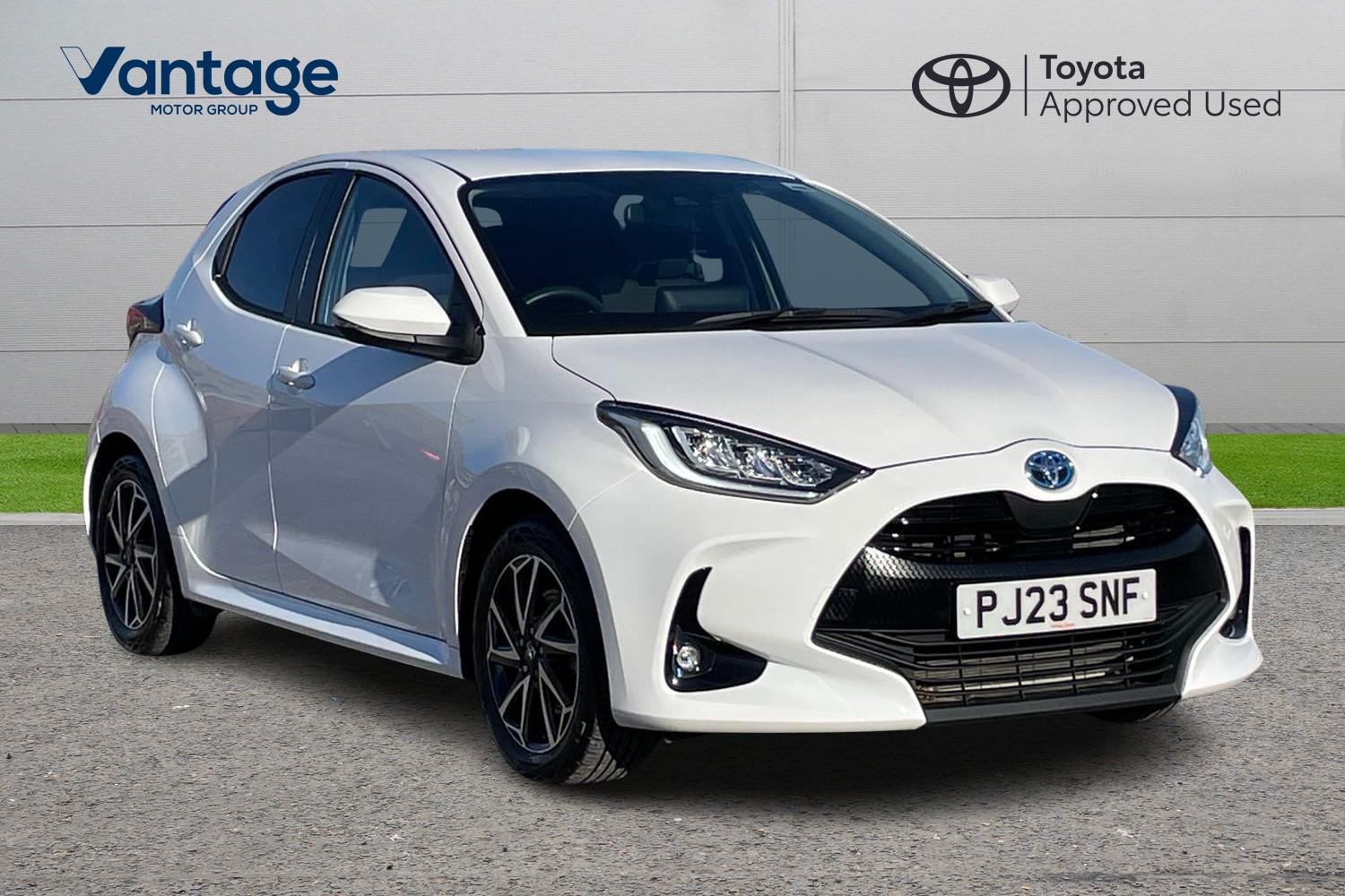Main listing image - Toyota Yaris