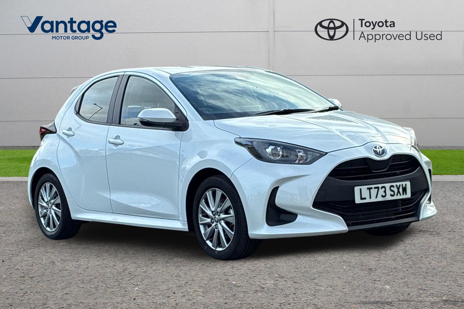 Main listing image - Toyota Yaris
