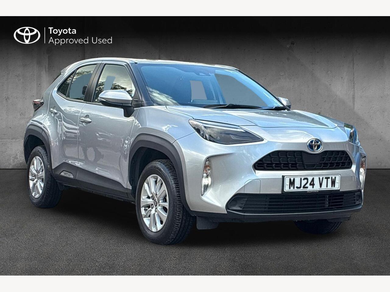 Main listing image - Toyota Yaris Cross