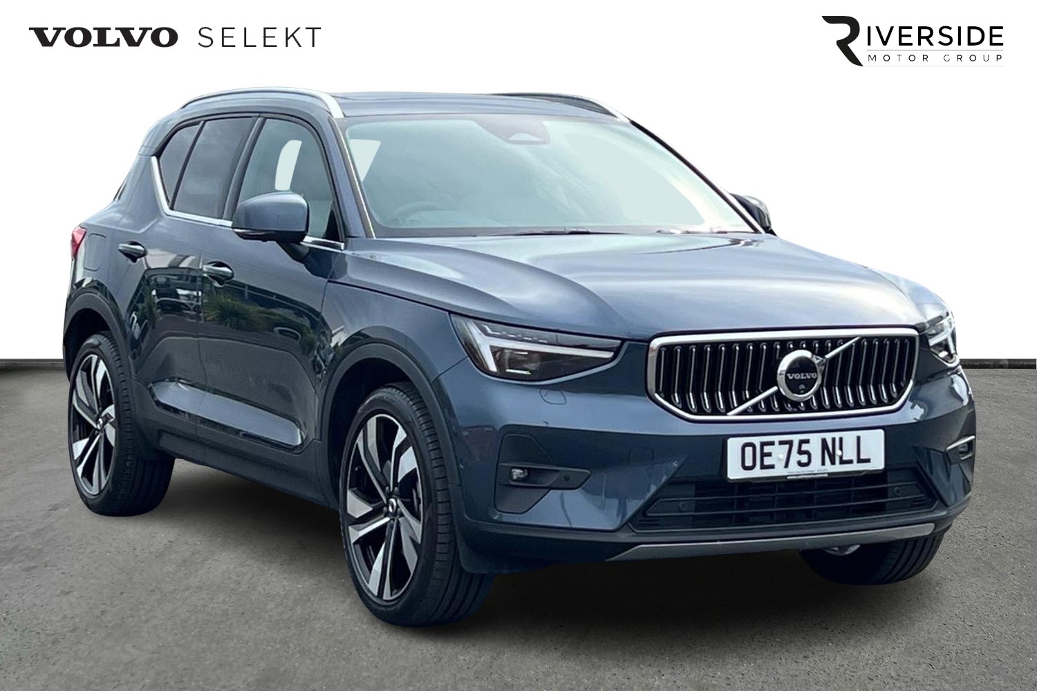 Main listing image - Volvo XC40