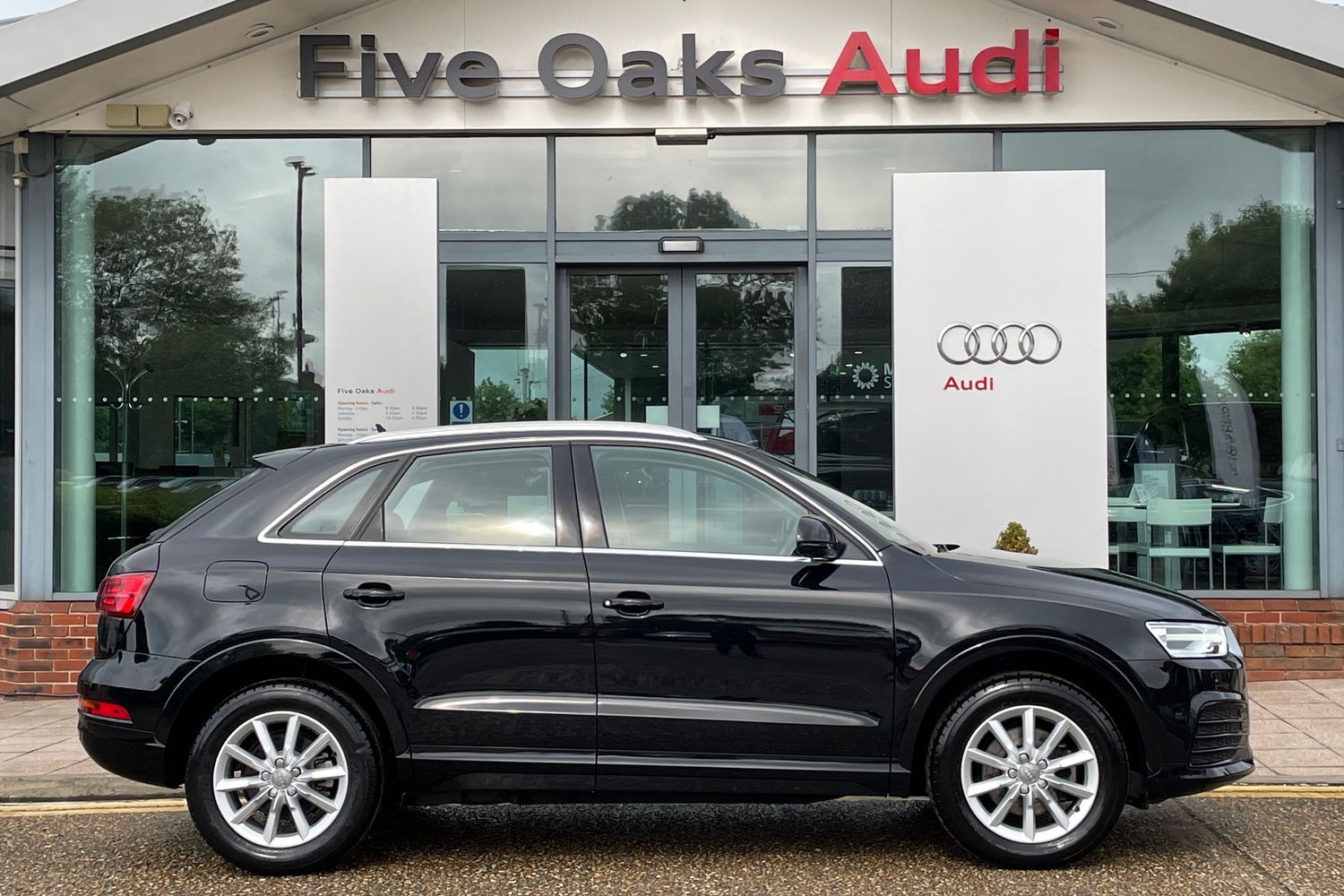 Main listing image - Audi Q3