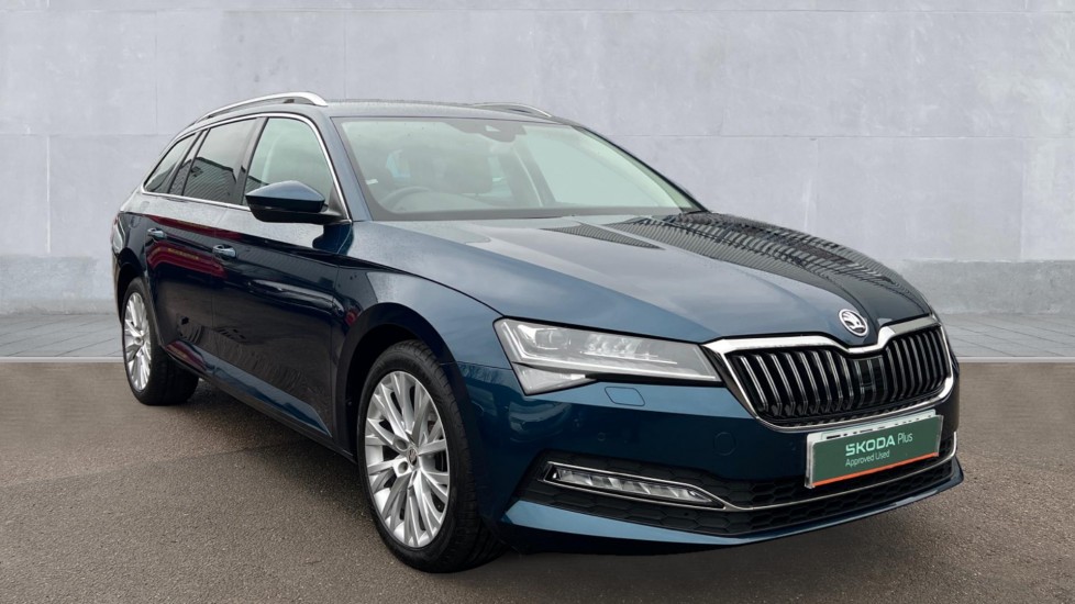 Main listing image - Skoda Superb Estate