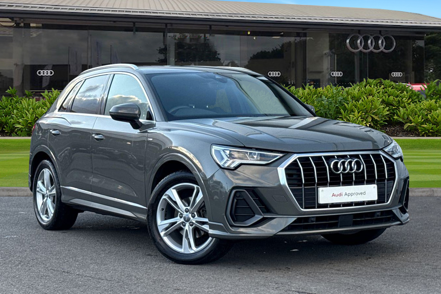 Main listing image - Audi Q3