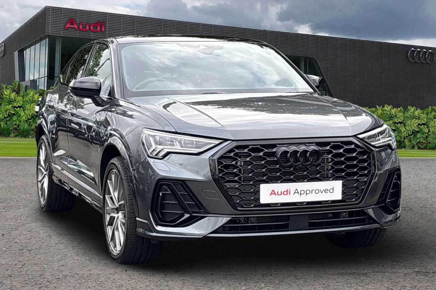 Main listing image - Audi Q3