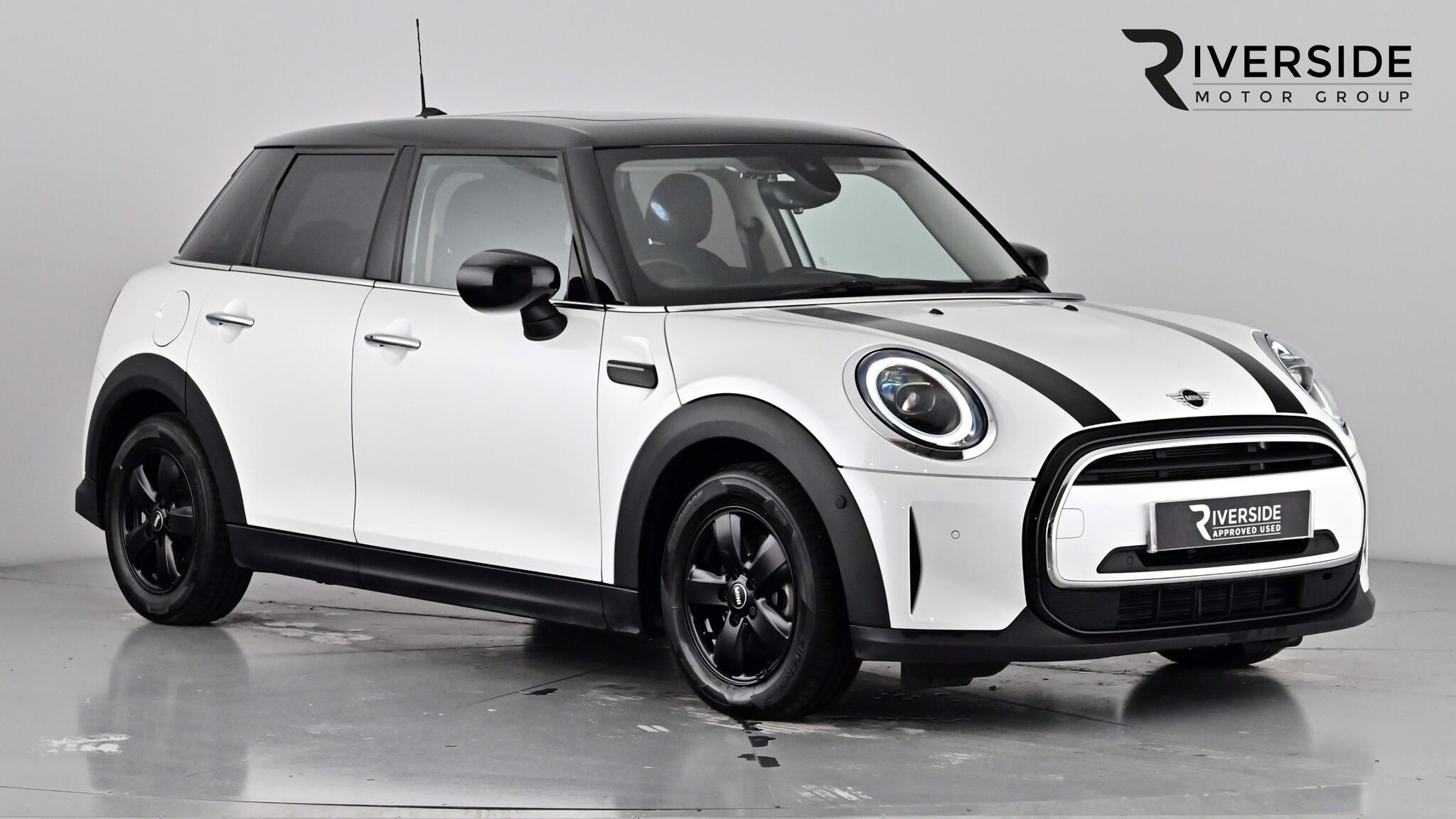 Main listing image - MINI Hatchback 5dr