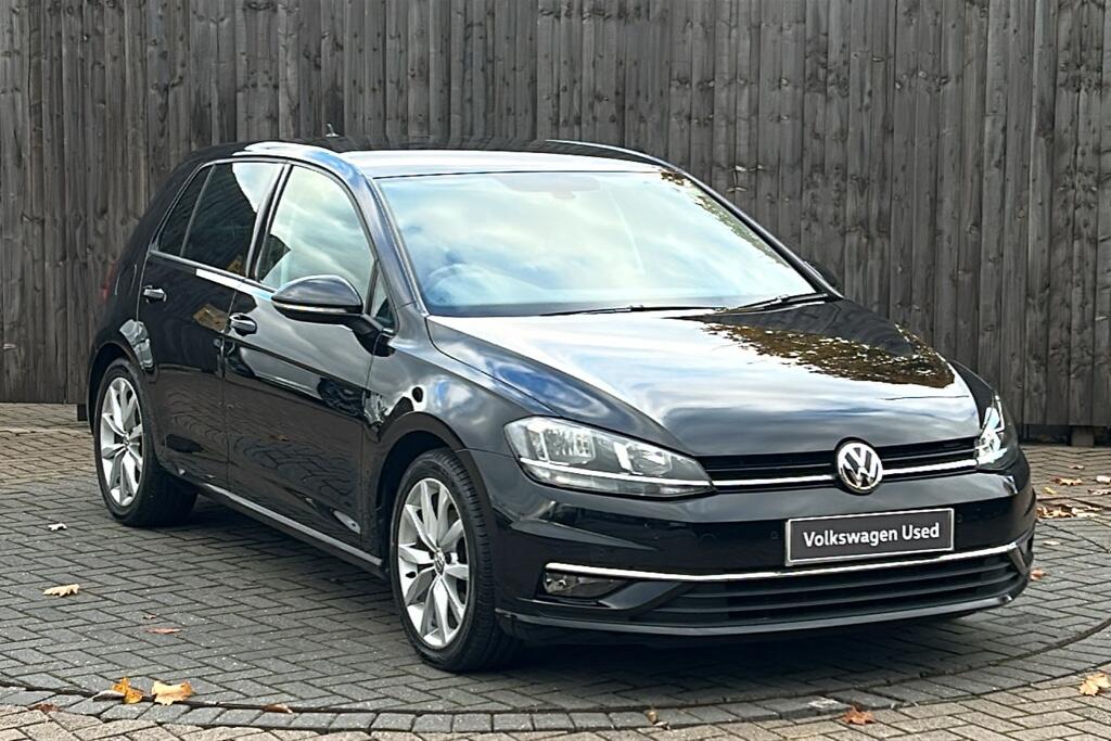 Main listing image - Volkswagen Golf
