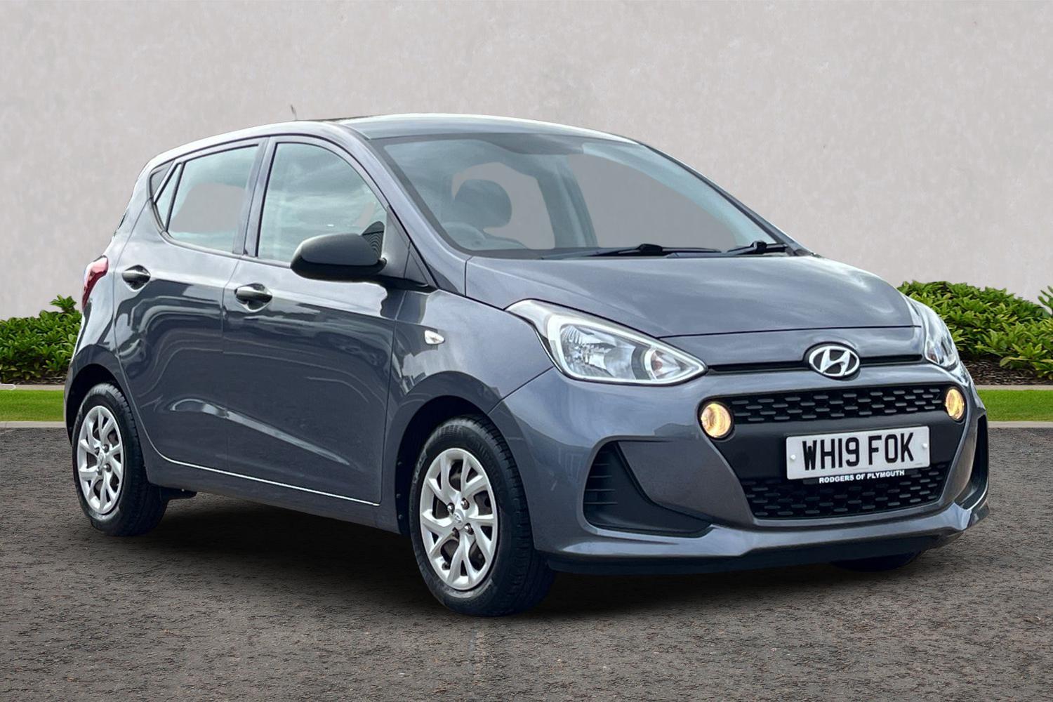 Main listing image - Hyundai i10