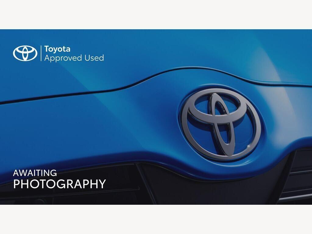 Main listing image - Toyota Avensis