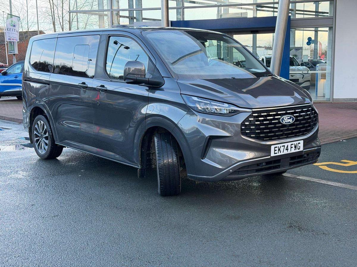 Main listing image - Ford Tourneo Custom