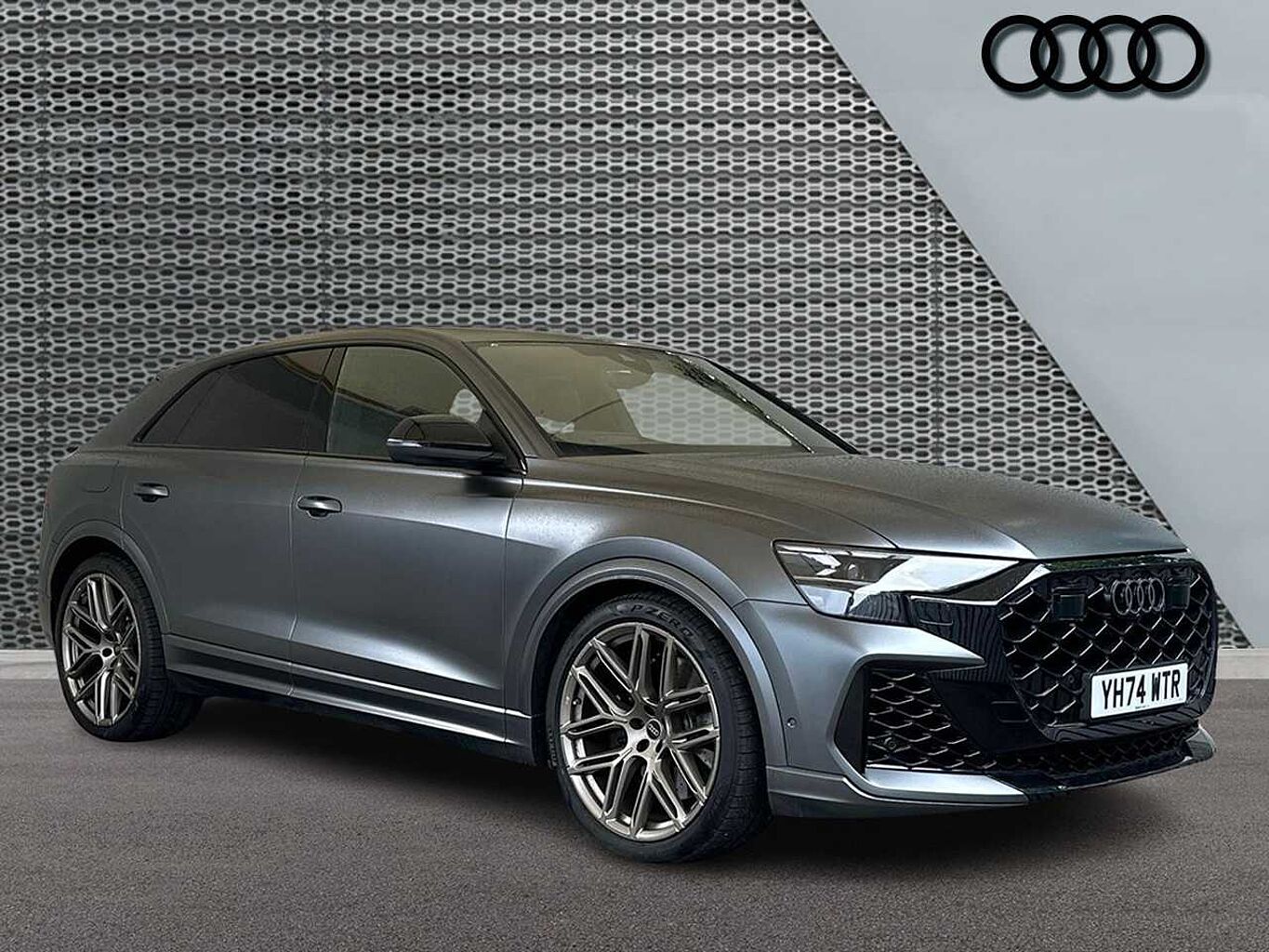 Main listing image - Audi RS Q8