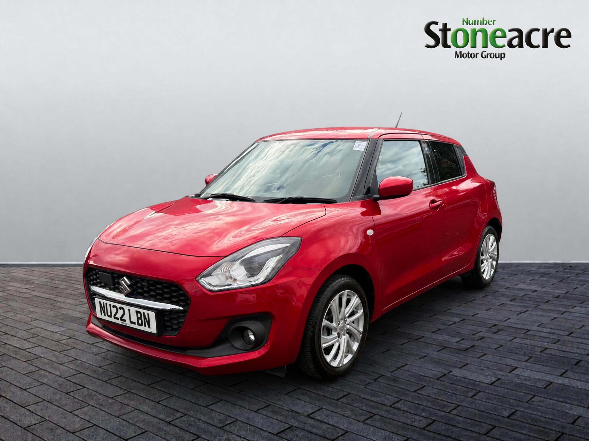 Main listing image - Suzuki Swift