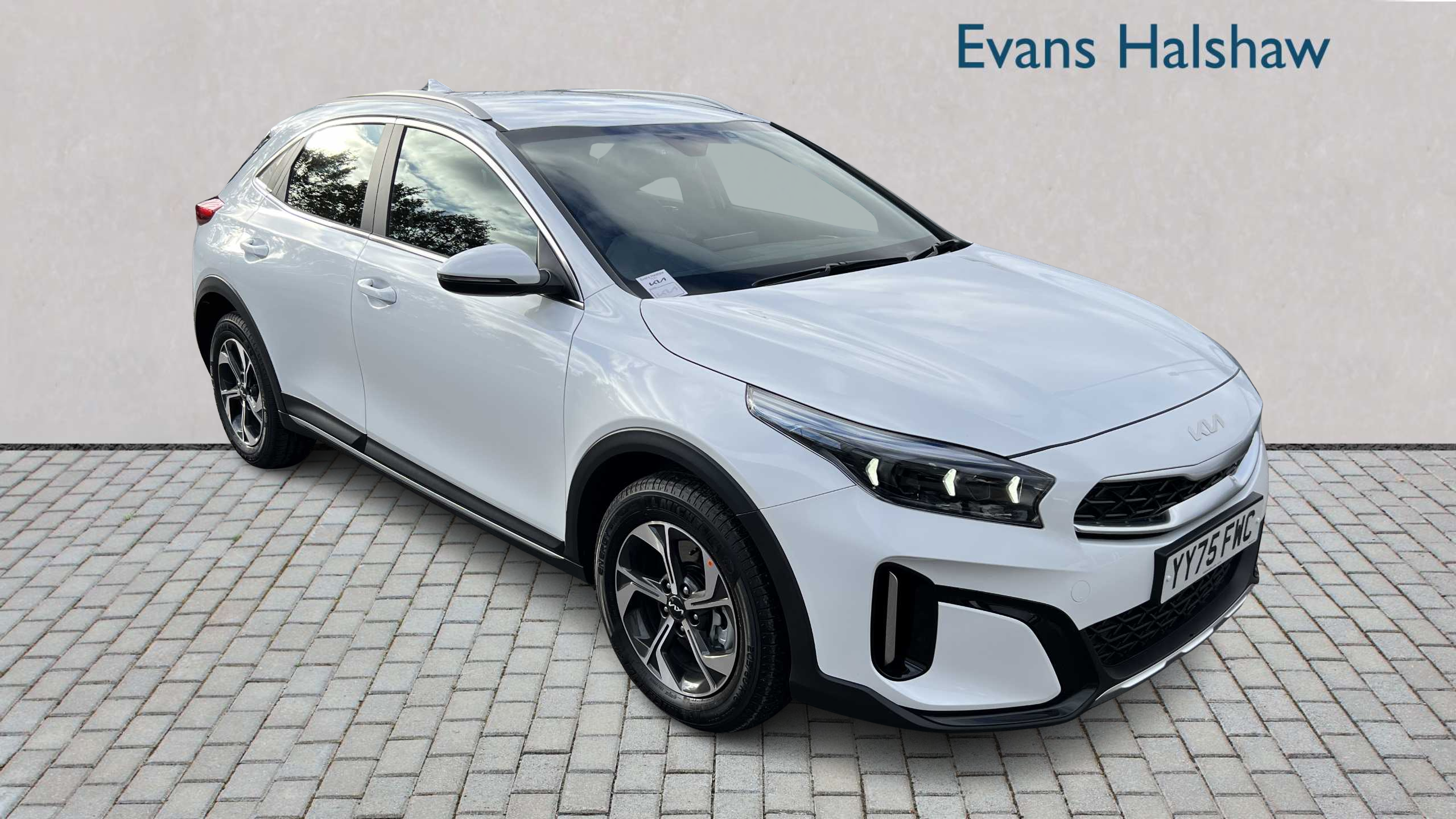 Main listing image - Kia XCeed