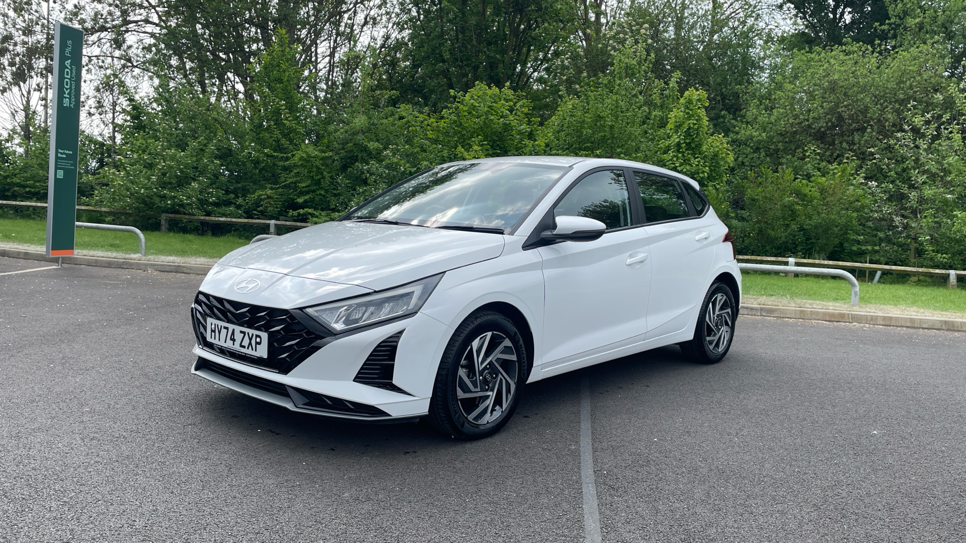 Main listing image - Hyundai i20