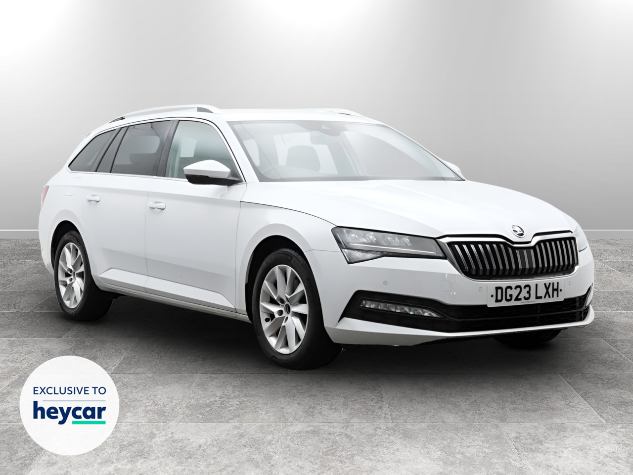 Main listing image - Skoda Superb Estate