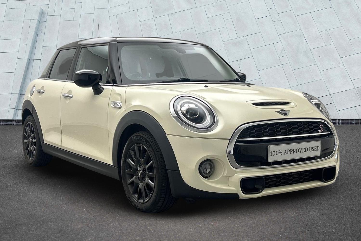Main listing image - MINI Hatchback 5dr