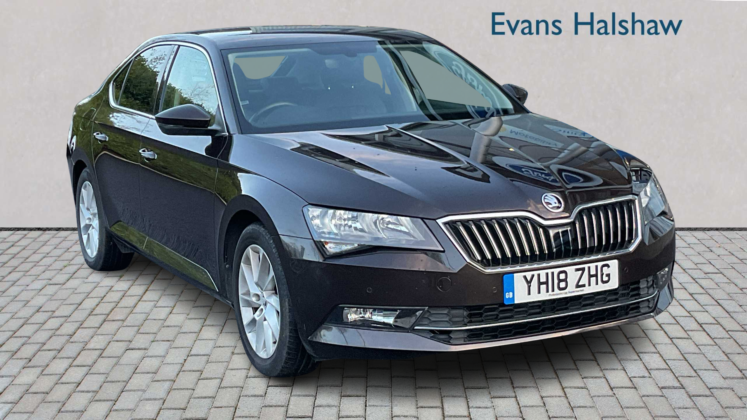Main listing image - Skoda Superb