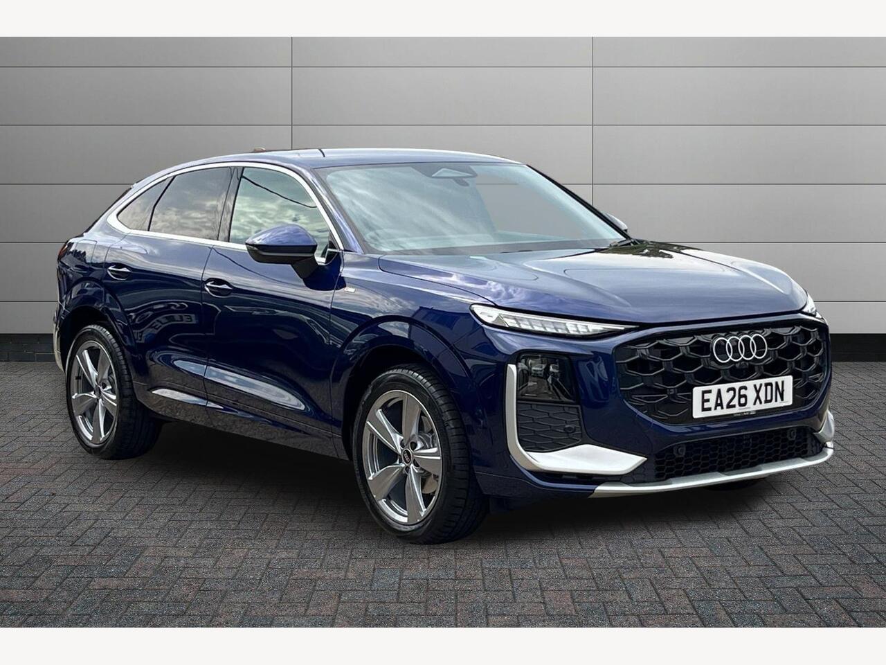 Main listing image - Audi Q3