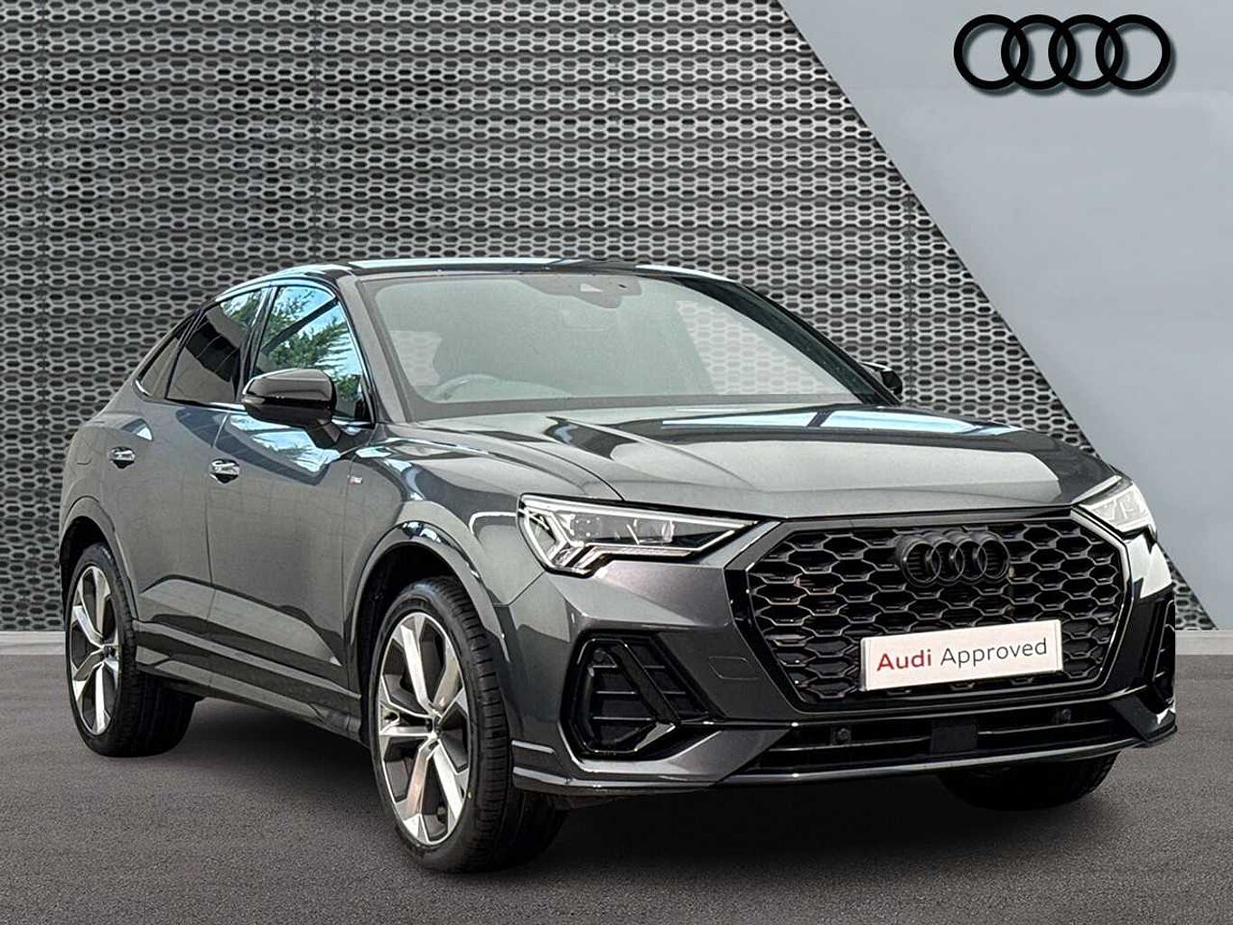 Main listing image - Audi Q3