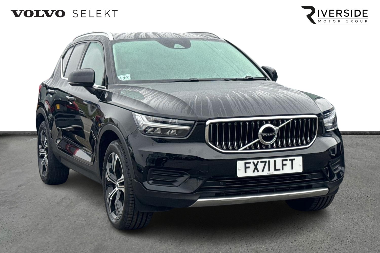 Main listing image - Volvo XC40 Recharge