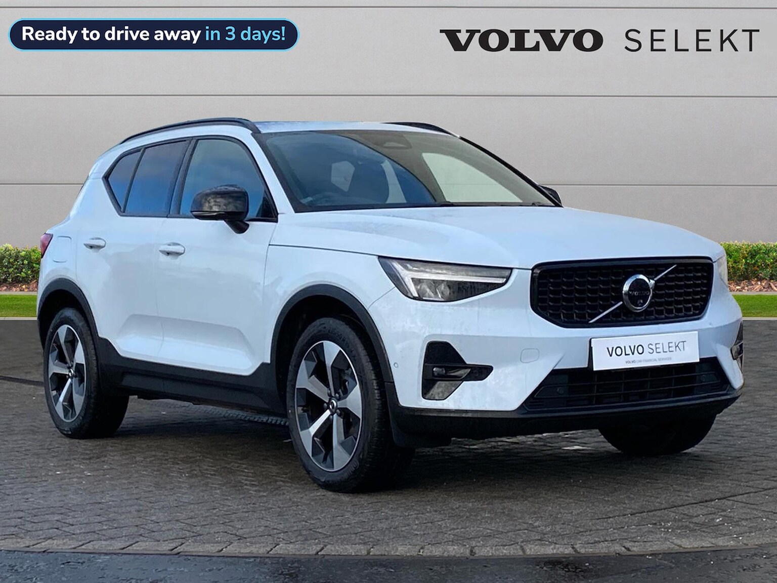 Main listing image - Volvo XC40