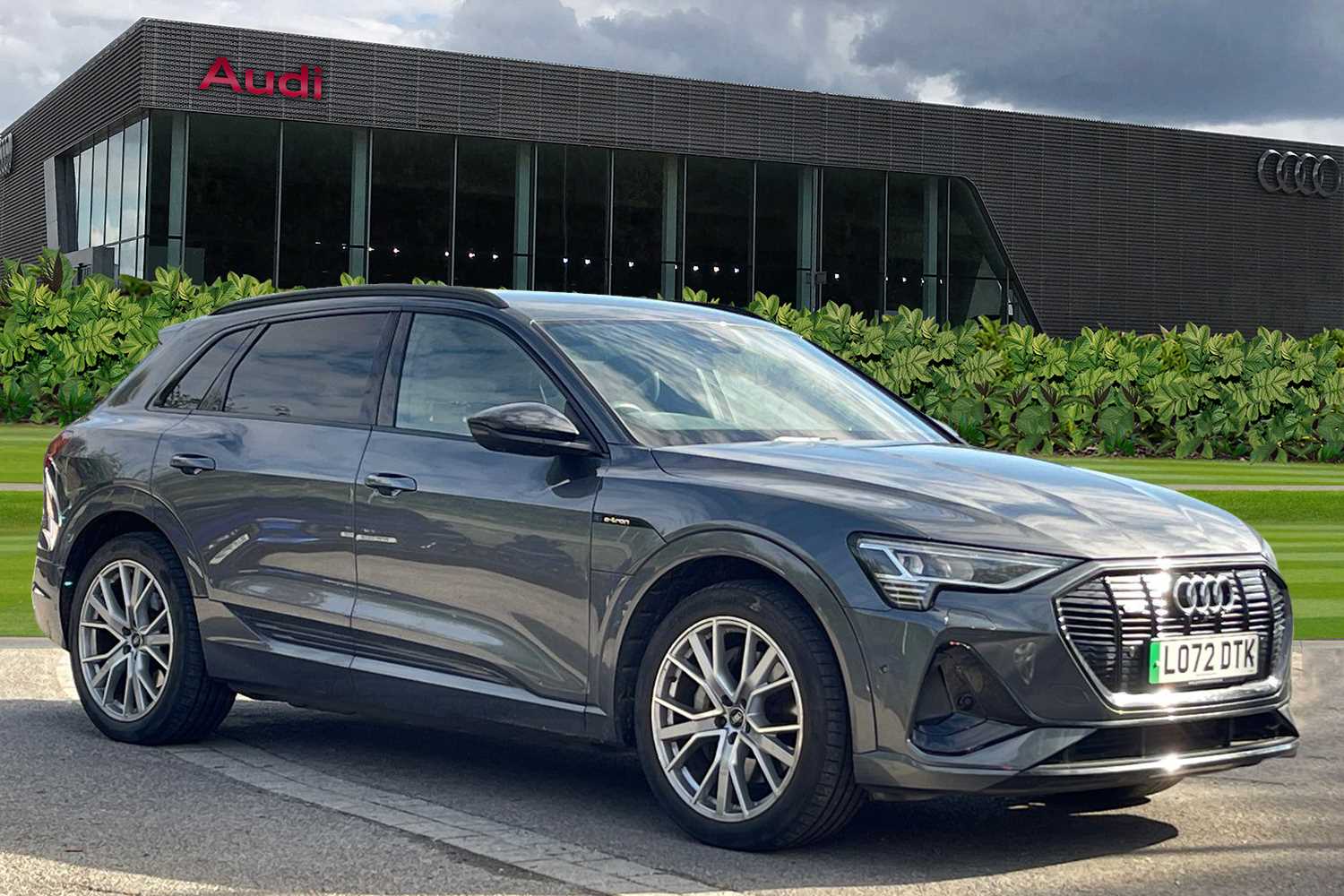 Main listing image - Audi e-tron