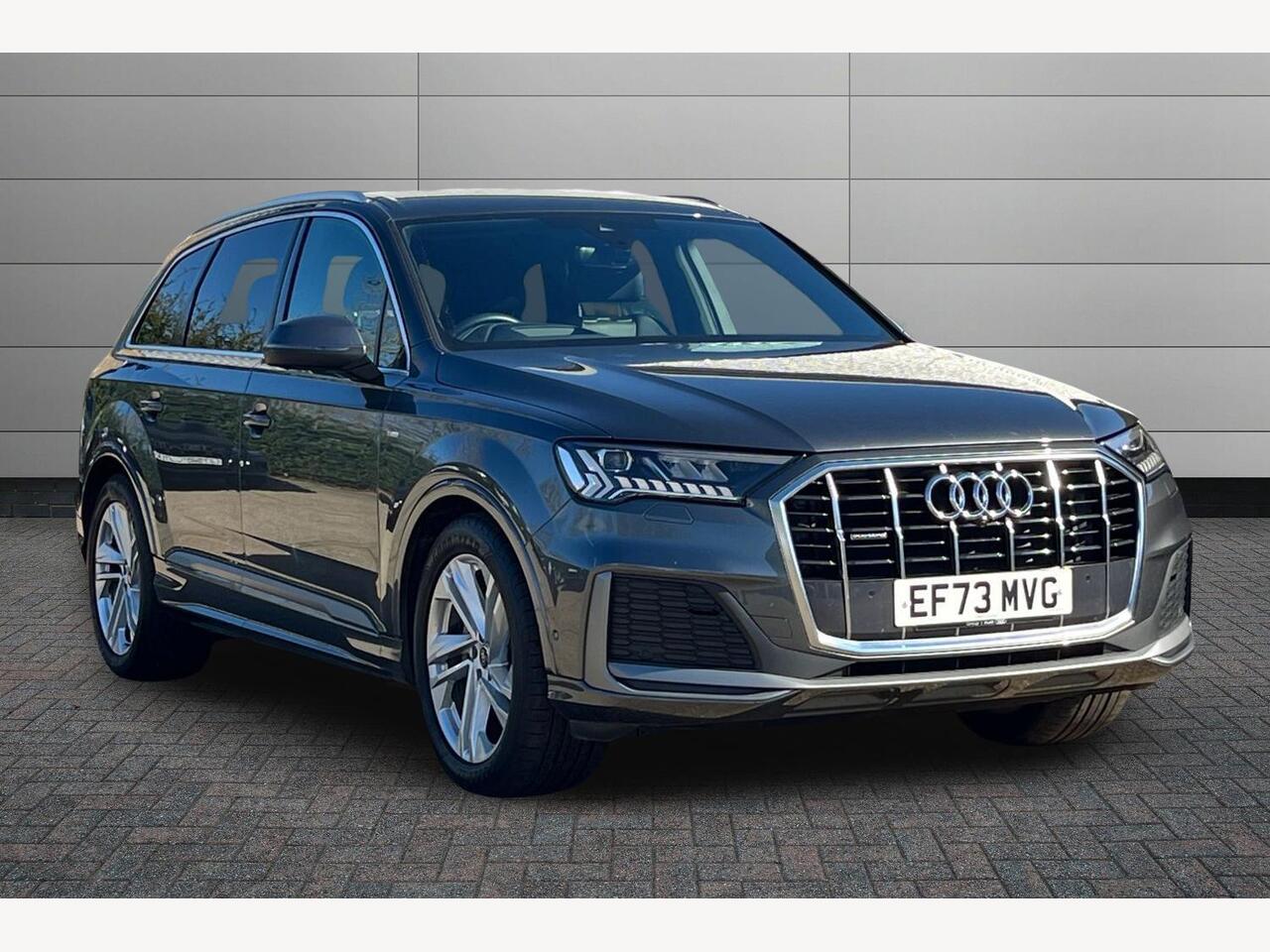 Main listing image - Audi Q7