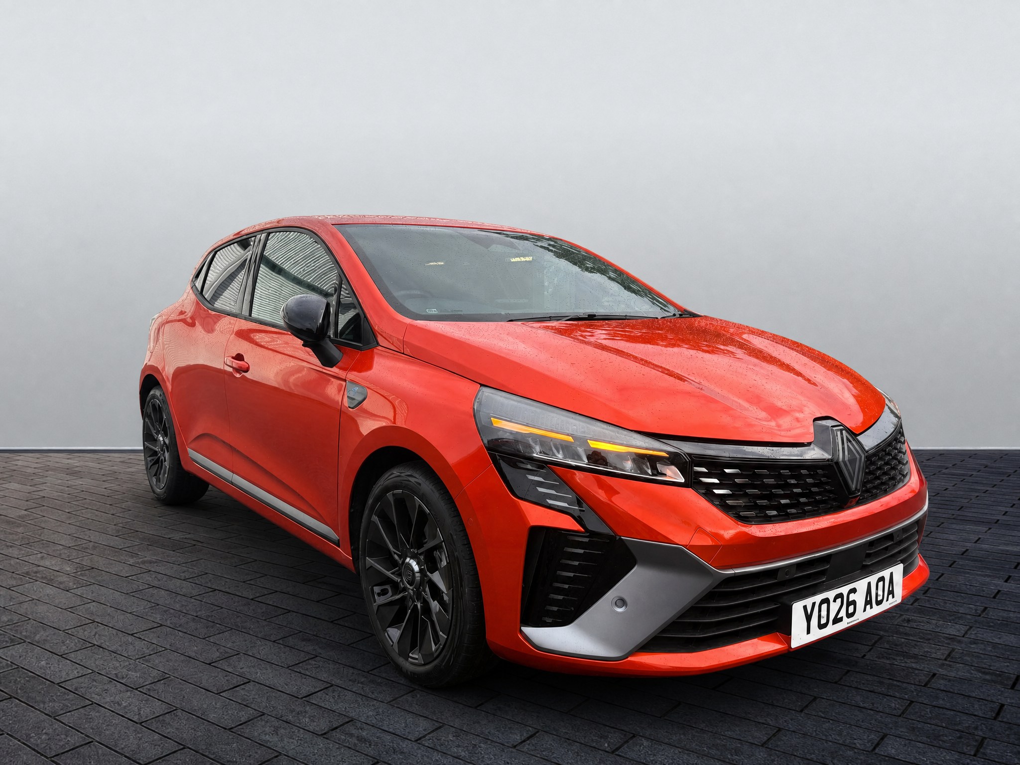 Main listing image - Renault Clio