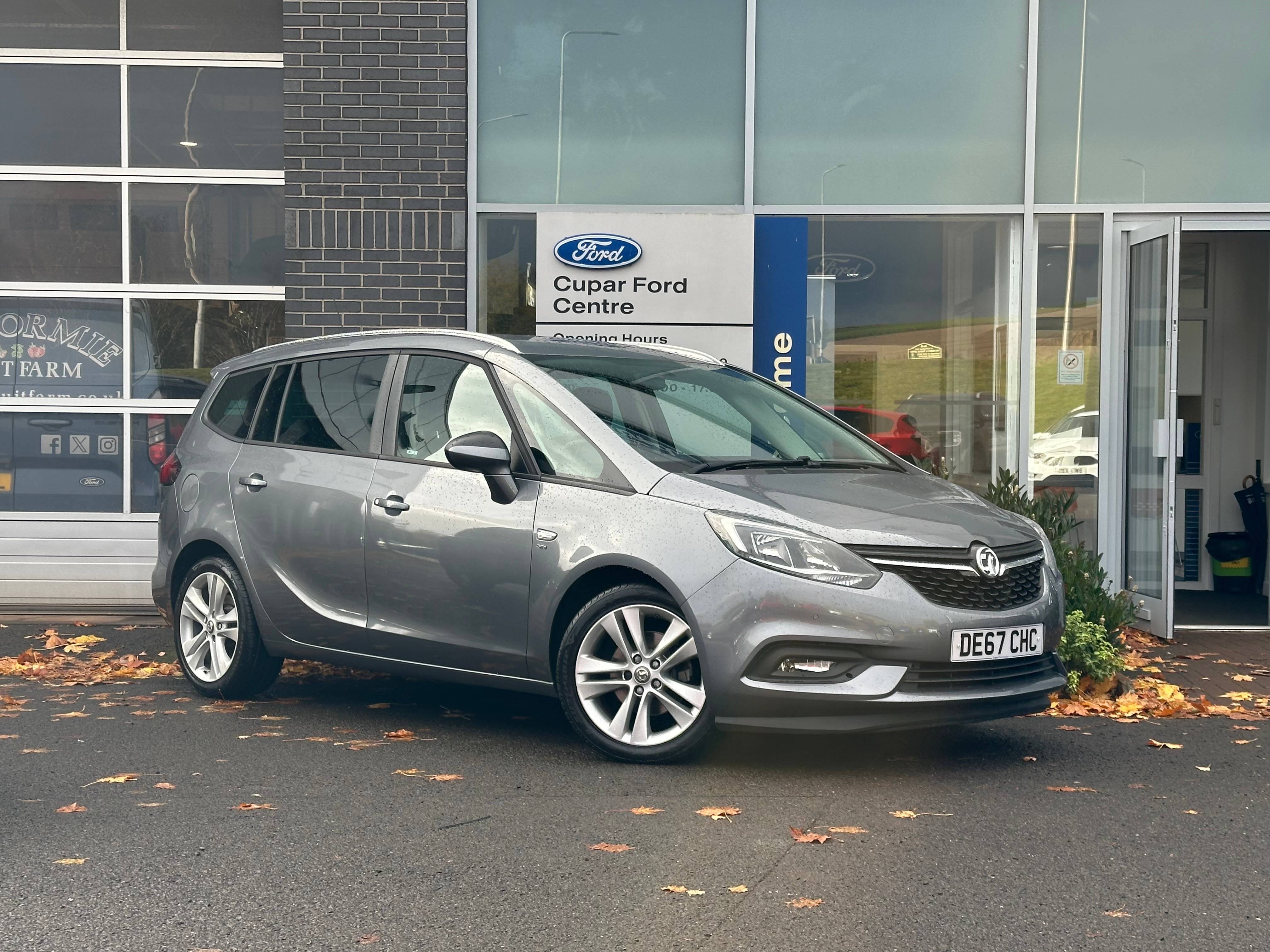 Main listing image - Vauxhall Zafira