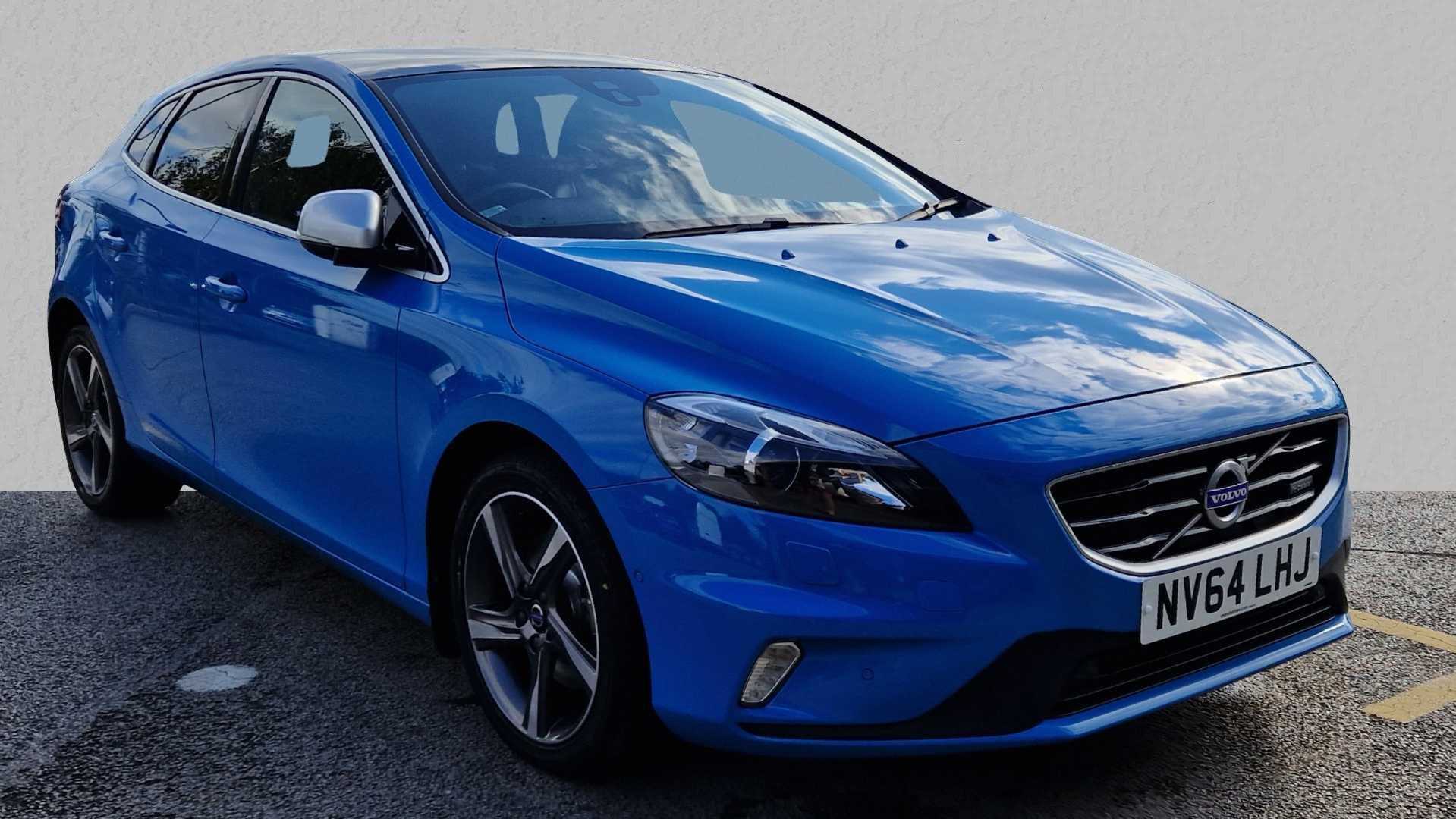 Main listing image - Volvo V40