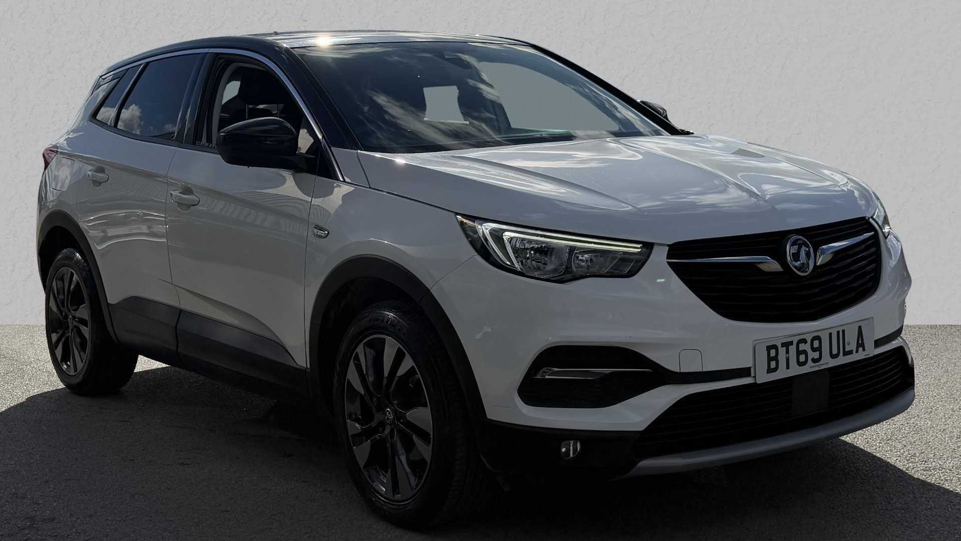 Main listing image - Vauxhall Grandland X