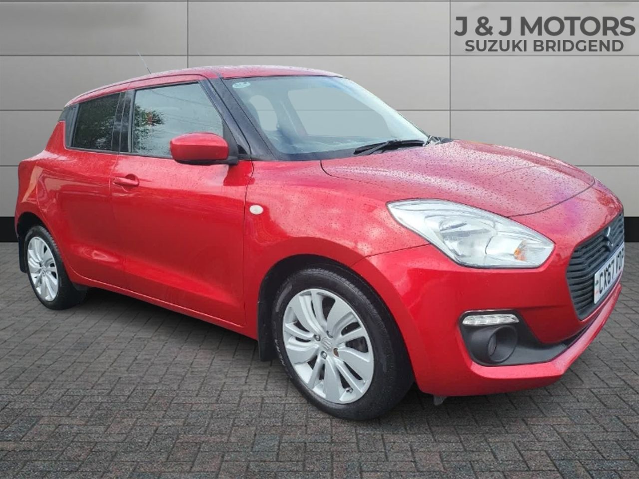 Main listing image - Suzuki Swift