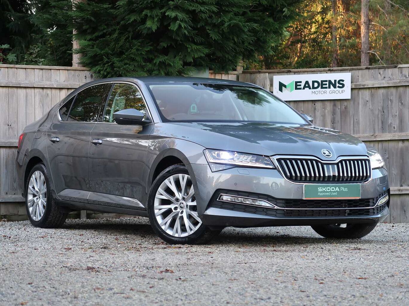 Main listing image - Skoda Superb