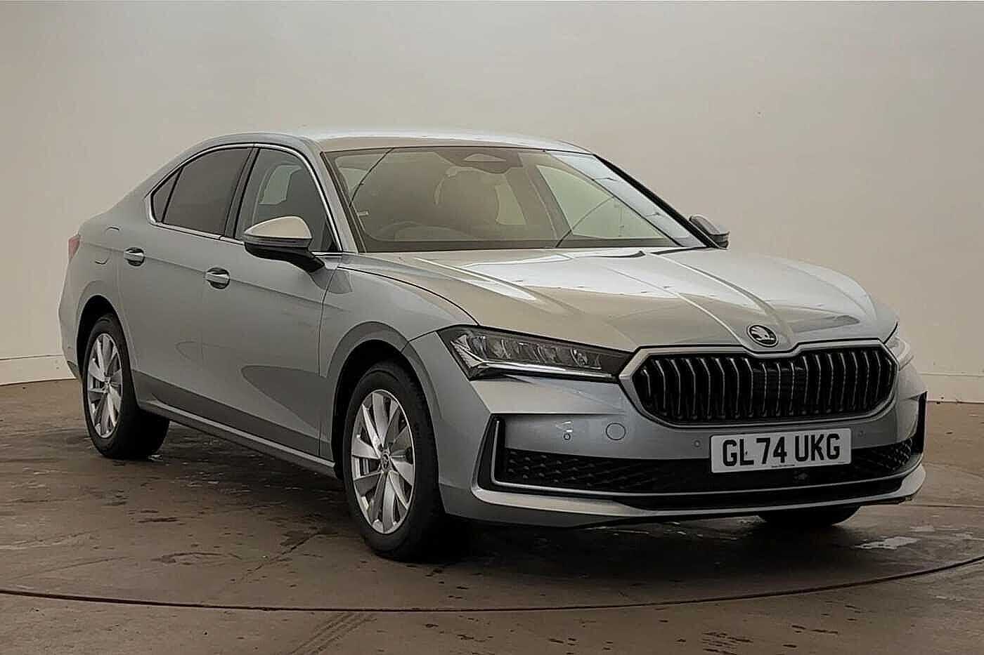 Main listing image - Skoda Superb