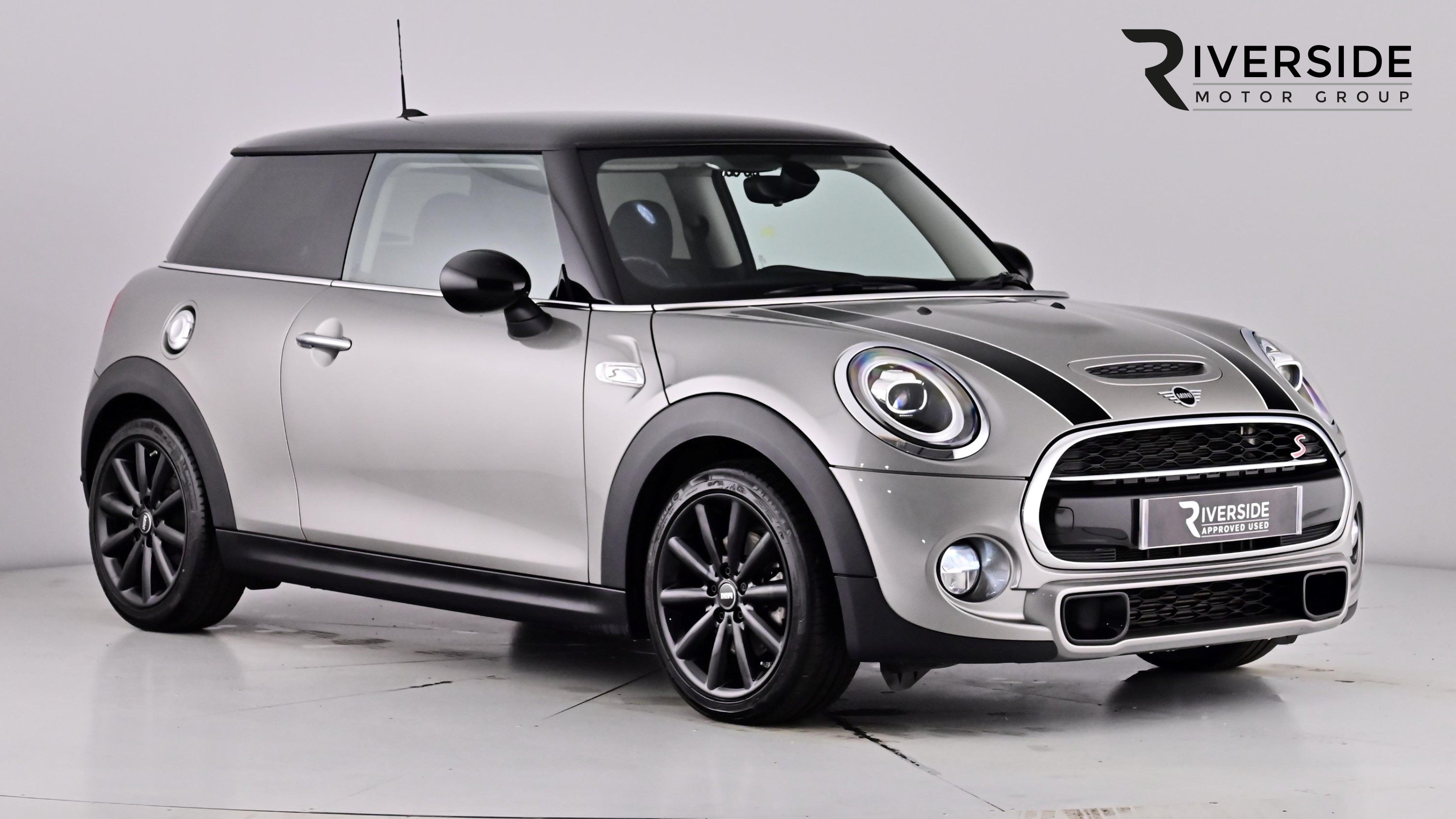 Main listing image - MINI Hatchback