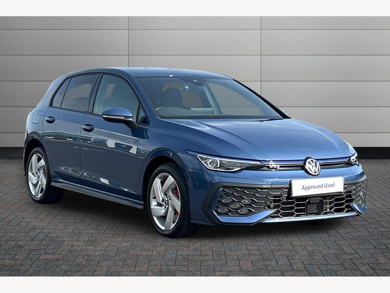 Main listing image - Volkswagen Golf GTE