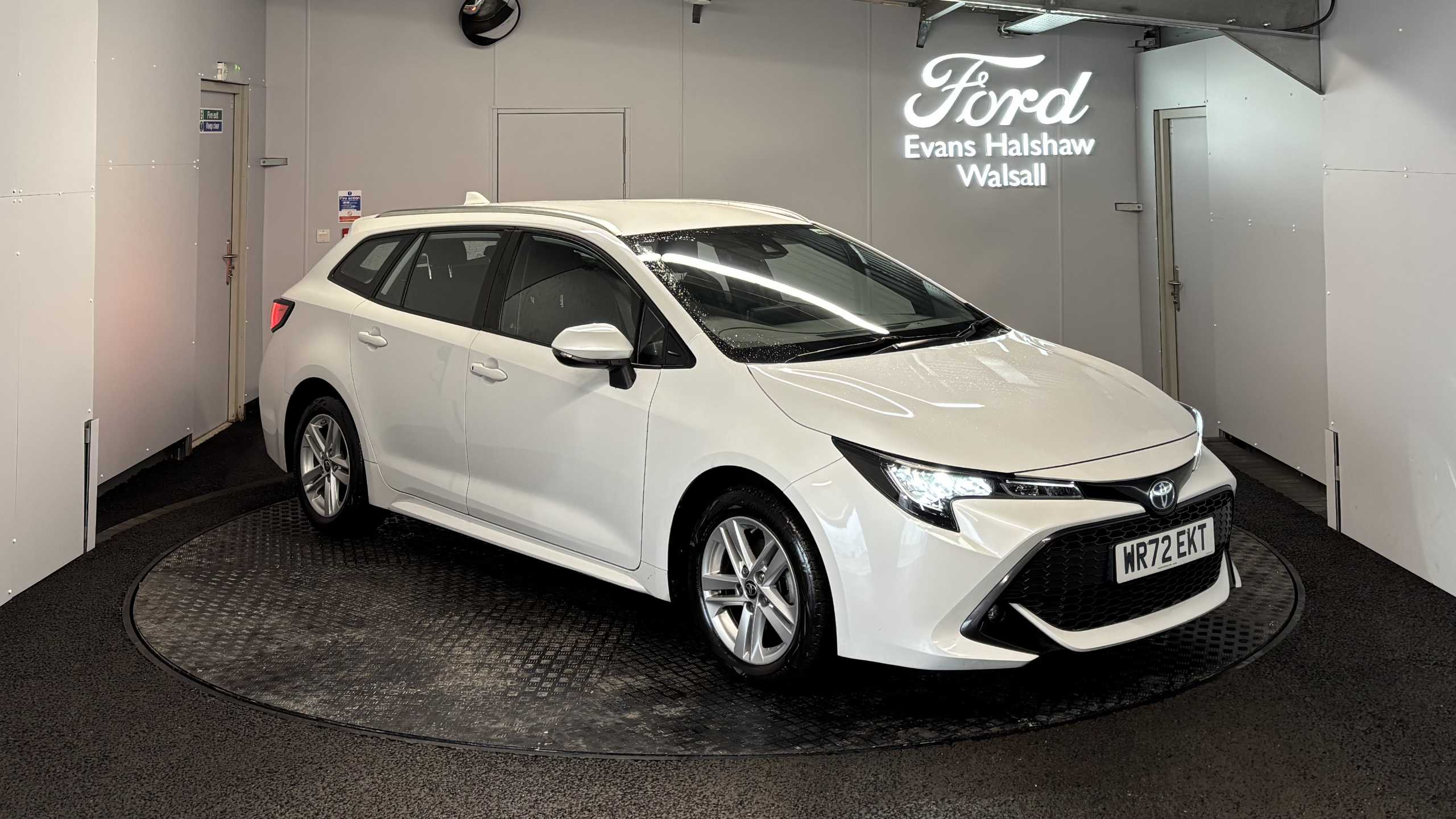 Main listing image - Toyota Corolla Touring Sport