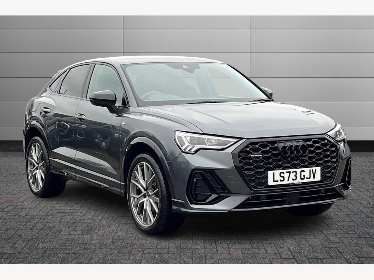 Main listing image - Audi Q3