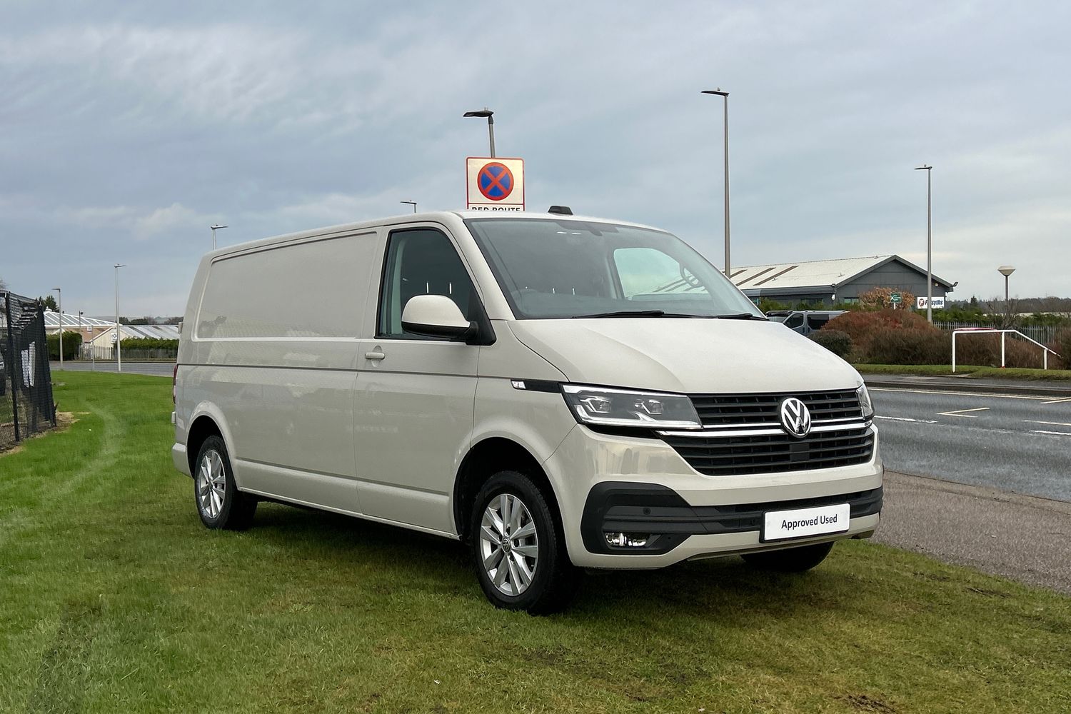 Main listing image - Volkswagen Transporter