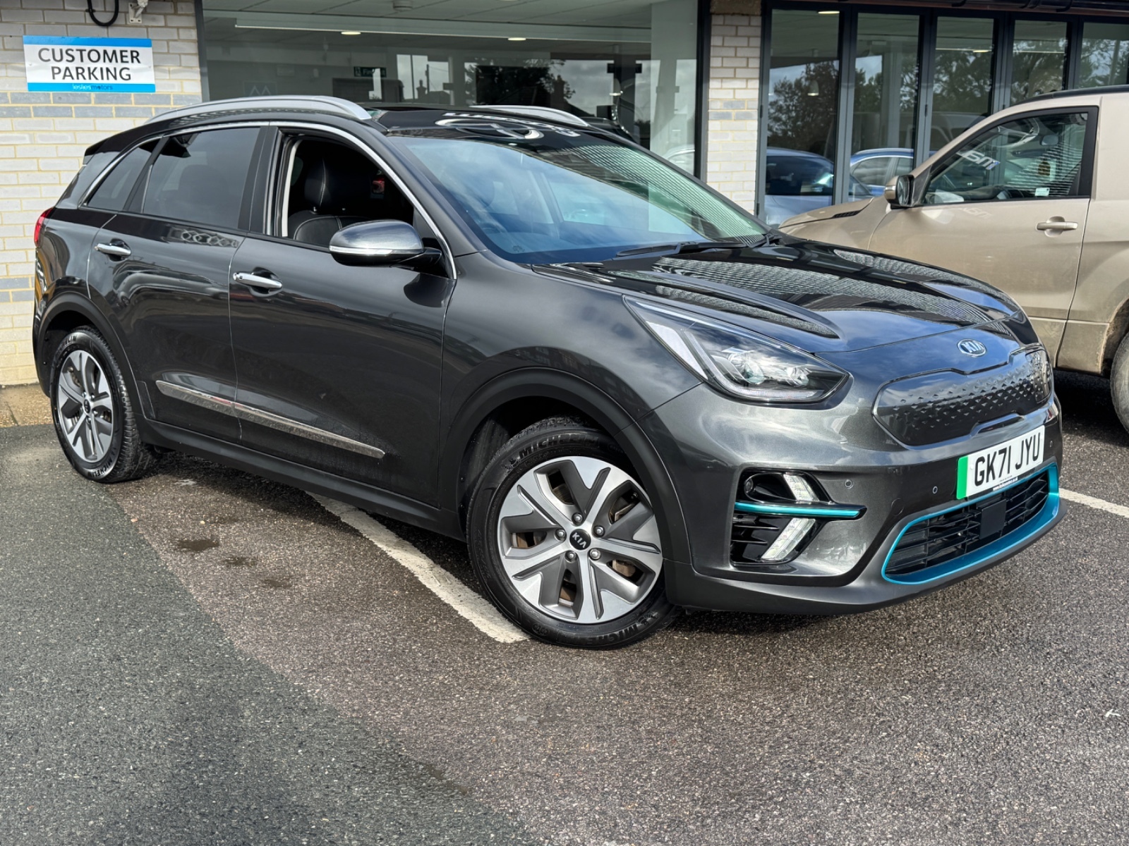 Main listing image - Kia e-Niro