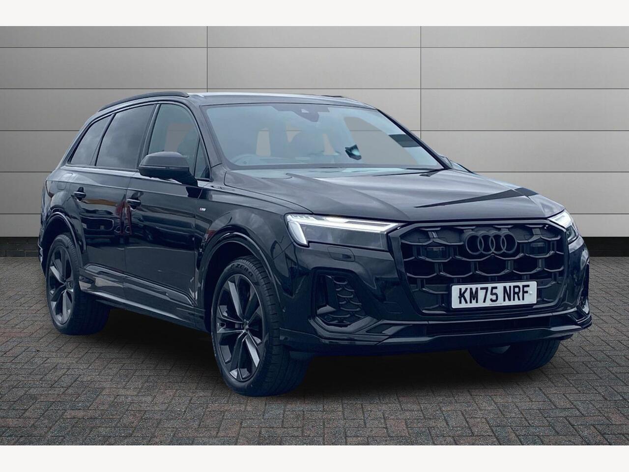 Main listing image - Audi Q7
