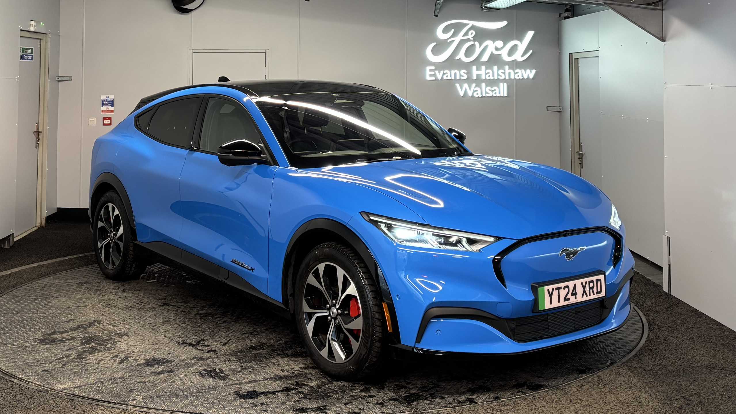 Main listing image - Ford Mustang Mach-E