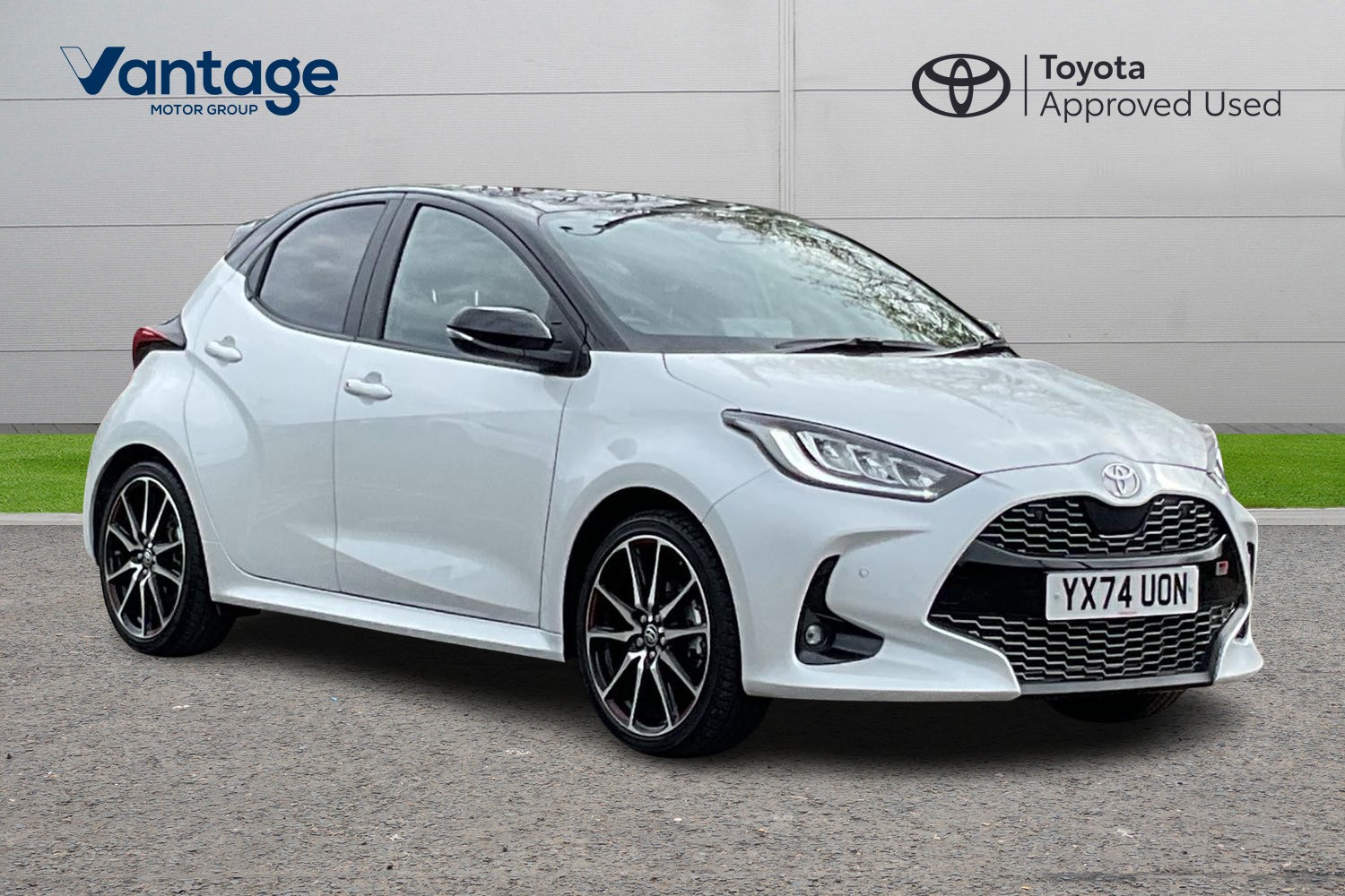 Main listing image - Toyota Yaris