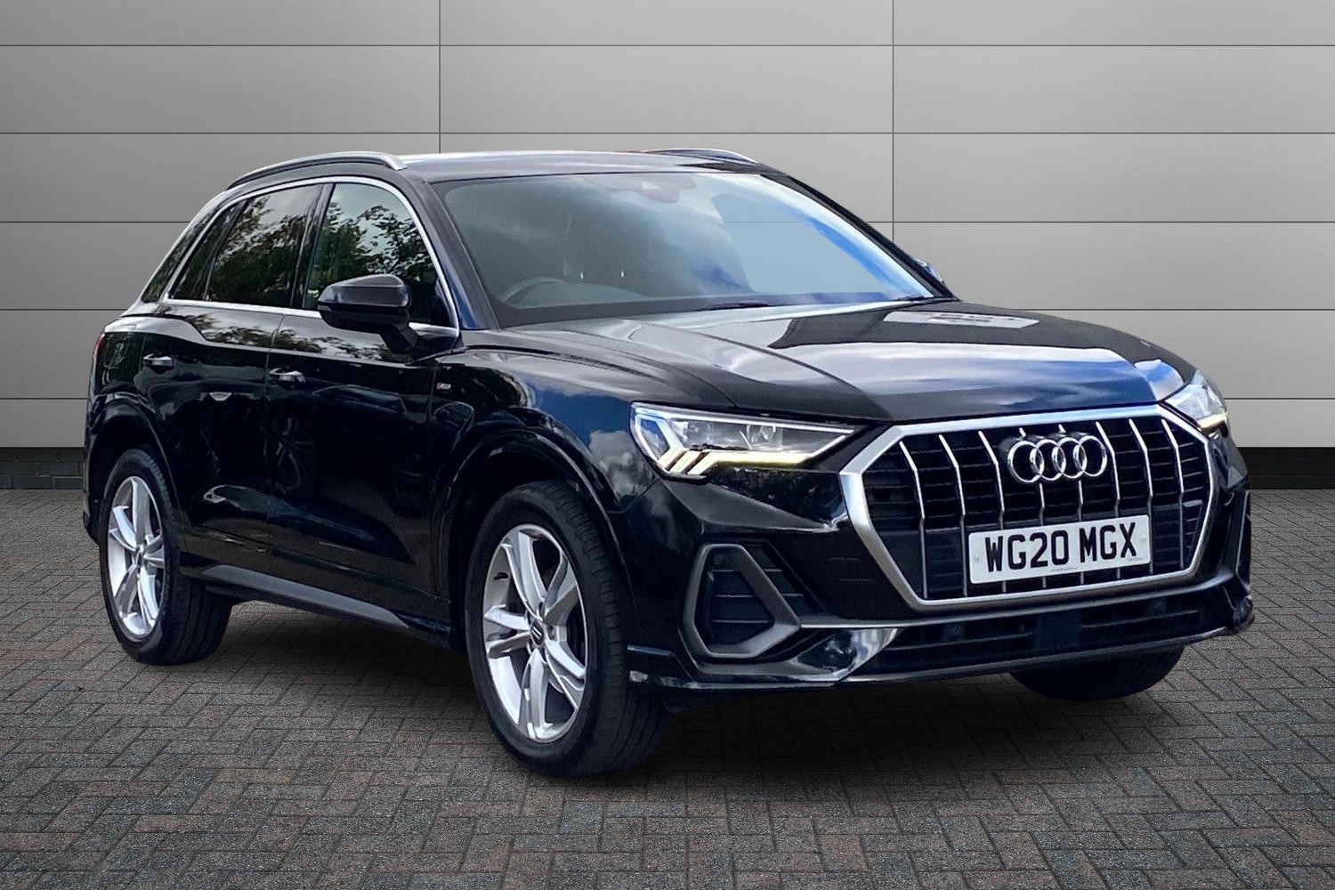 Main listing image - Audi Q3