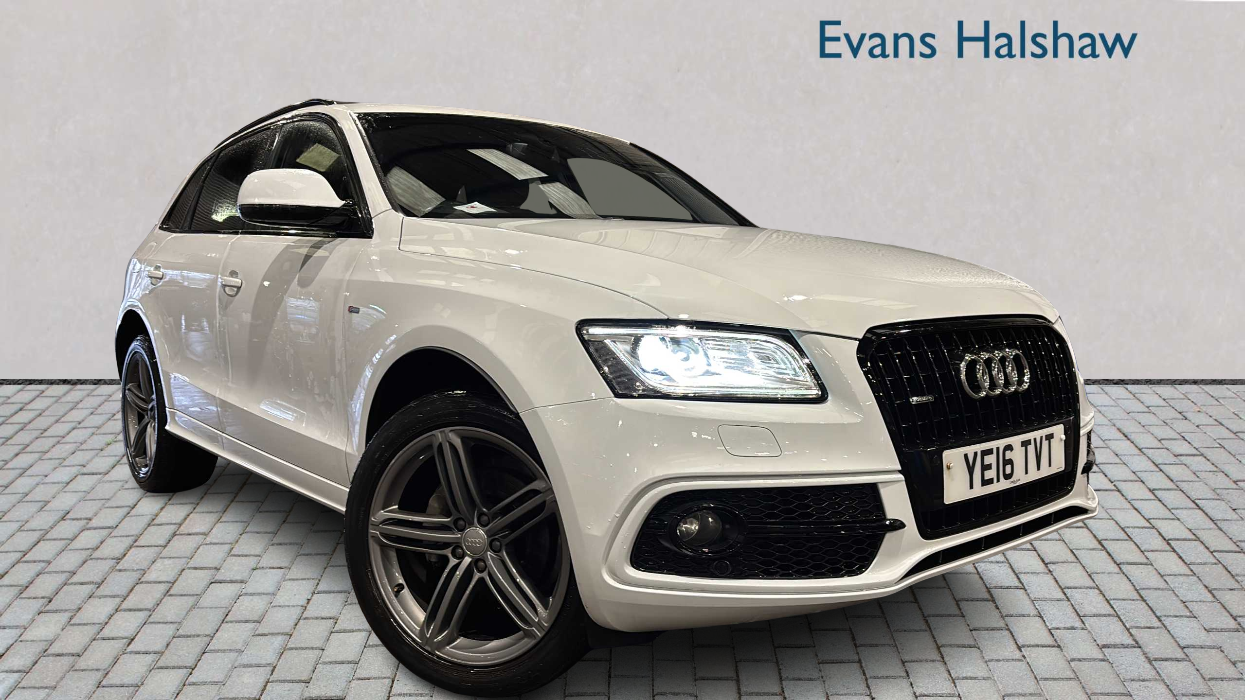Main listing image - Audi Q5