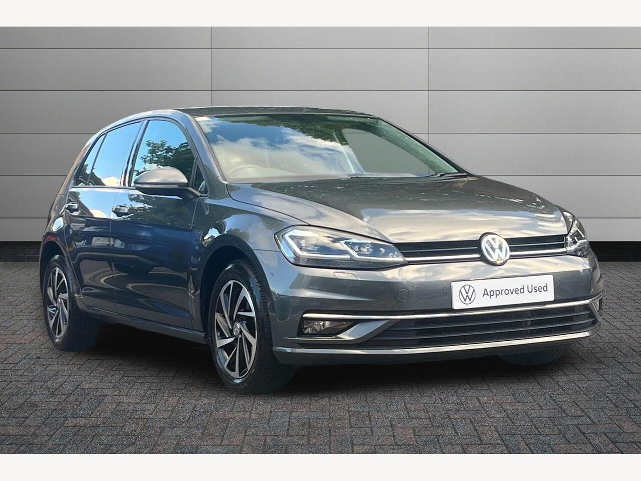 Main listing image - Volkswagen Golf
