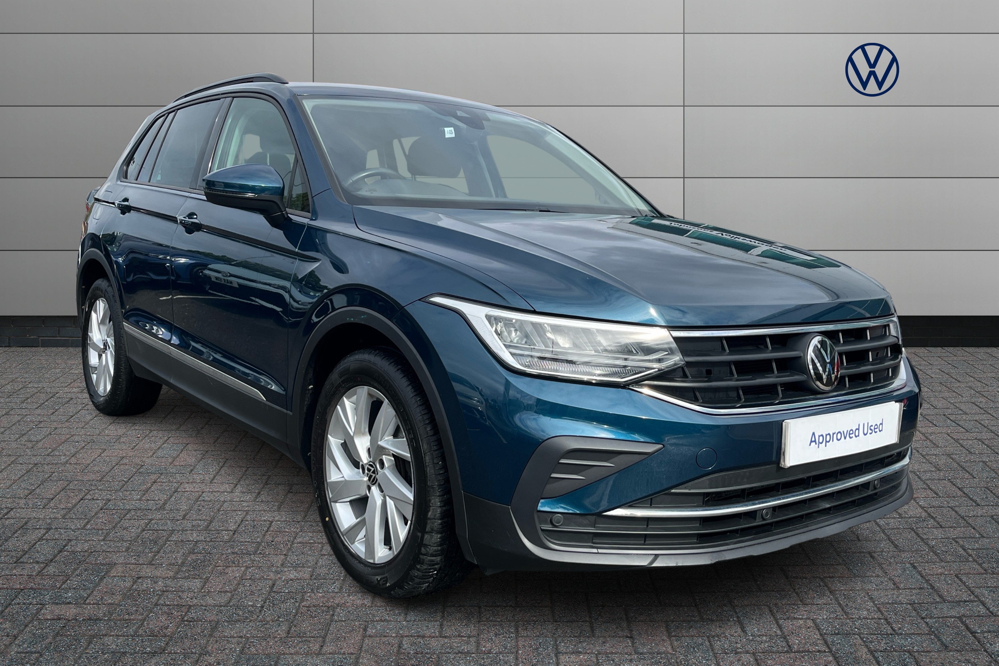 Main listing image - Volkswagen Tiguan