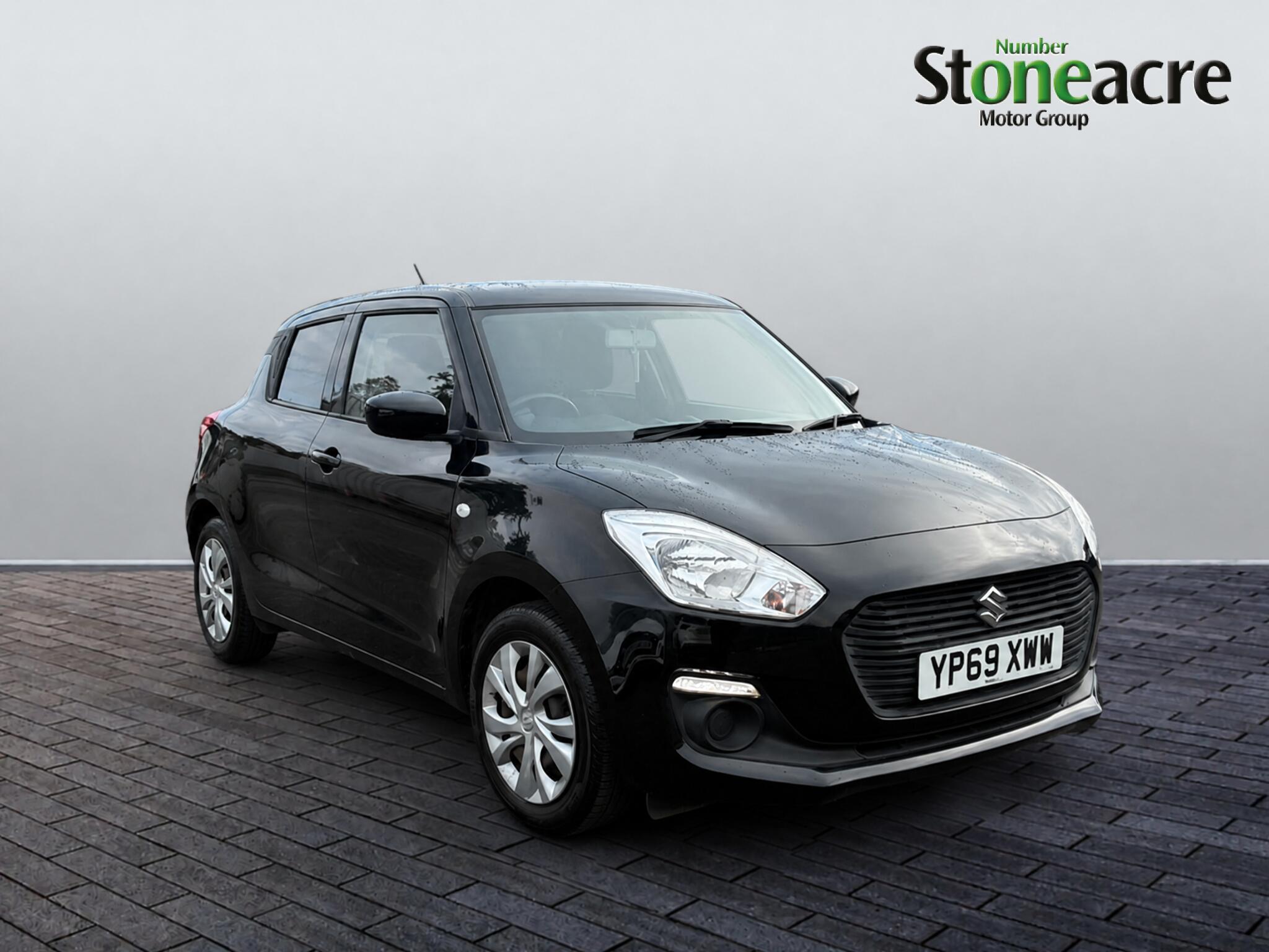 Main listing image - Suzuki Swift