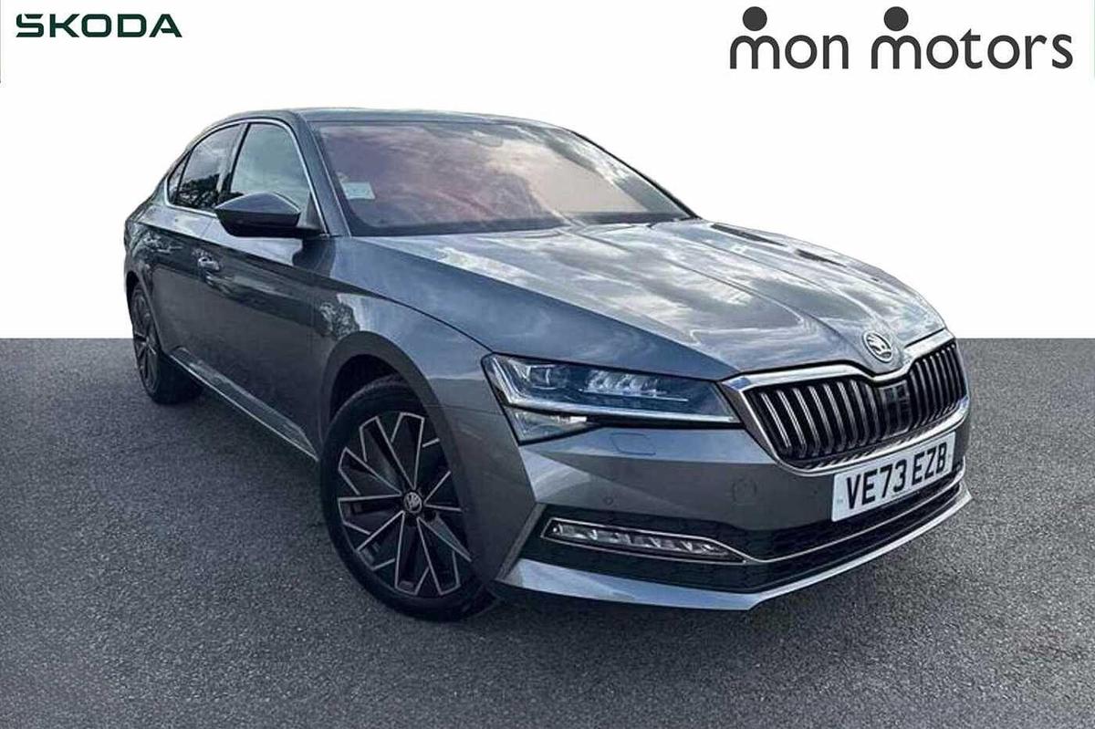 Main listing image - Skoda Superb